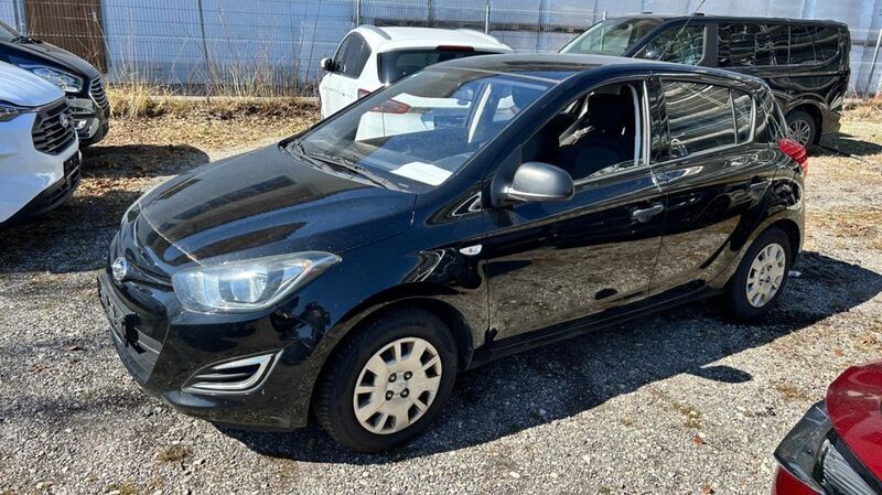 Schwarz Gebraucht 2013 Hyundai i20 Edition Limousine | 3.490 € (Fairer Preis) - Bild 1/4