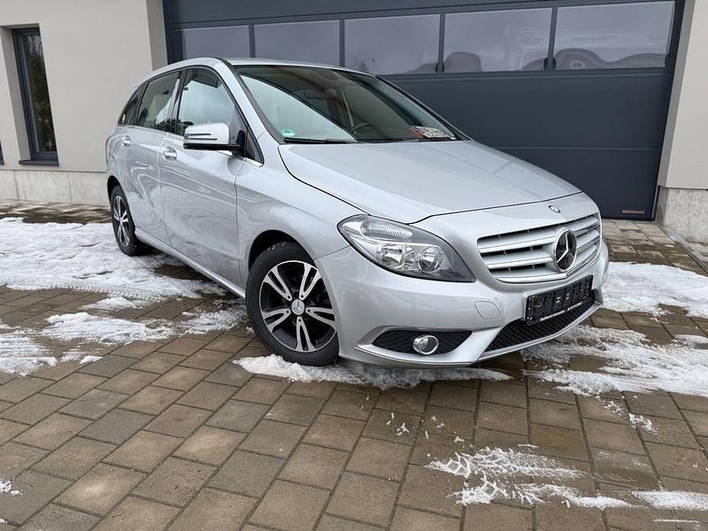 Gebraucht Mercedes B180 110 PS (80 kW) 2012 Silber Van / Kleinbus