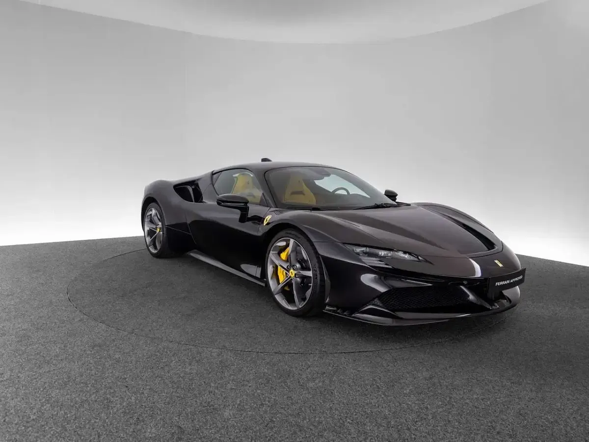 Gebraucht Ferrari SF90 999 PS (734 kW) 2023 Schwarz Coupé