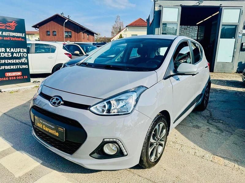 Gebraucht Hyundai i10 Style 87 PS (63 kW) 2015 Grau Kleinwagen