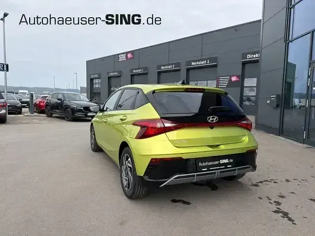 Neu Hyundai i20 90 PS (66 kW) 2026 Gelb Kleinwagen