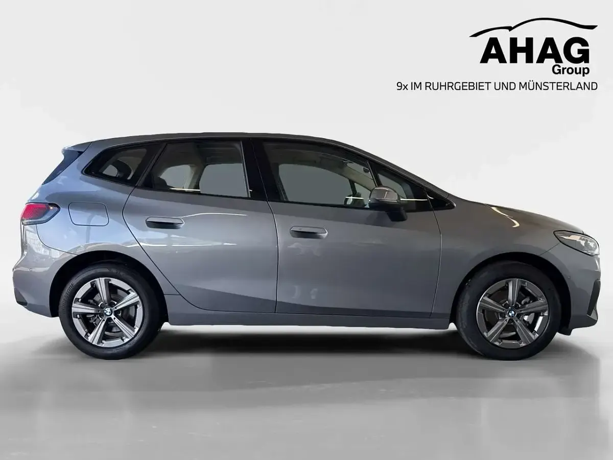 Gebraucht BMW 220 Luxury Line 163 PS (119 kW) 2025 Schwarz Van / Kleinbus