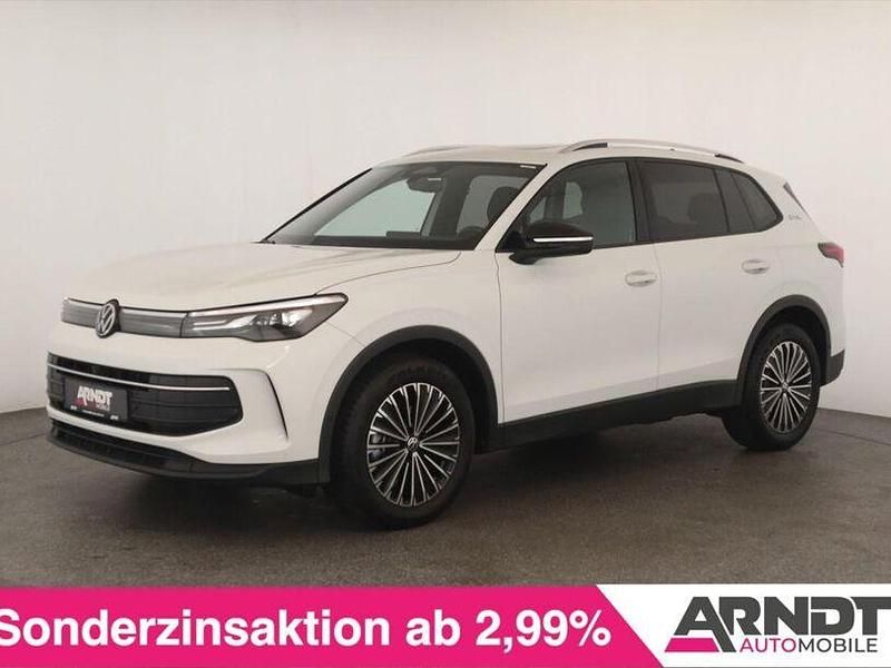 Weiss Gebraucht 2024 VW Tiguan Goal SUV | 36.974 € - Bild 1/4