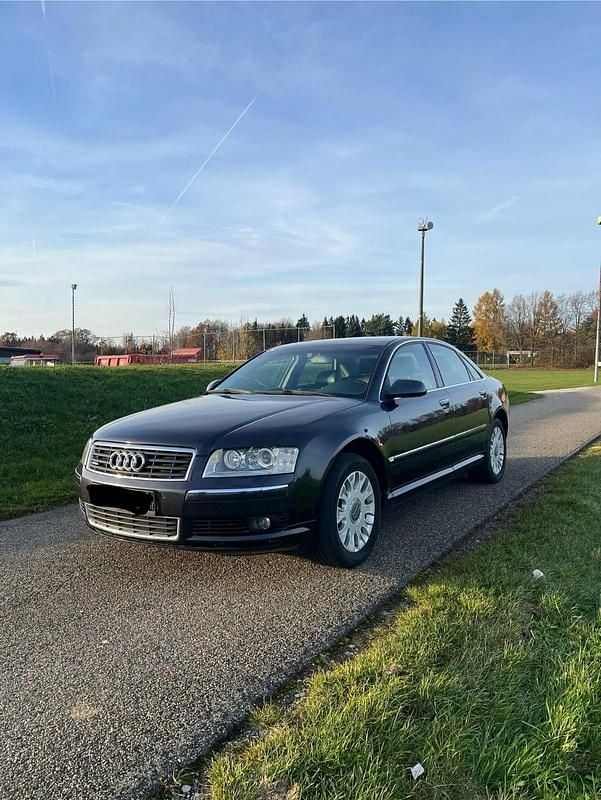 Grau Gebraucht 2005 Audi A8 Basis Limousine | 3.200 € (Fairer Preis) - Bild 1/4
