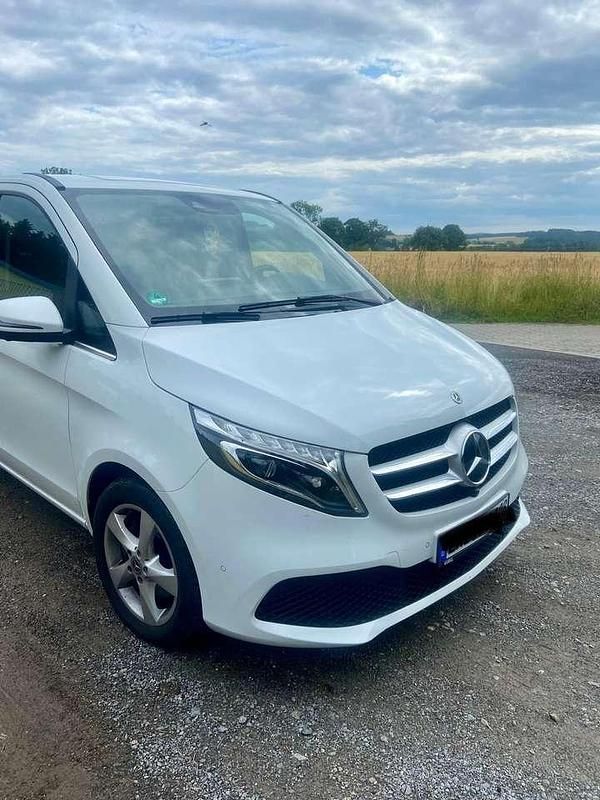 Gebraucht 2020 Mercedes V250 Avantgarde Edition Van / Kleinbus | 44.900 € (Superpreis) - Bild 1/4