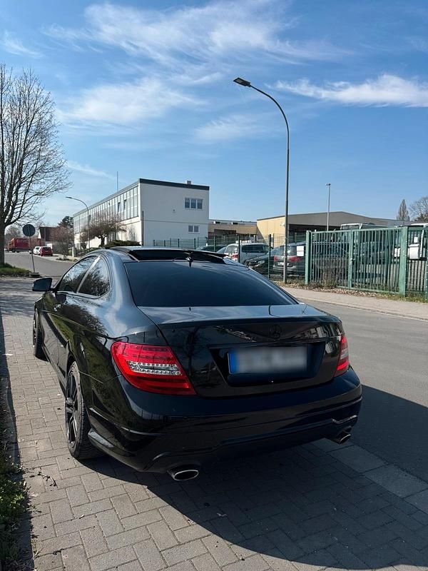 Gebraucht Mercedes C350 306 PS (225 kW) 2012 Schwarz Coupé