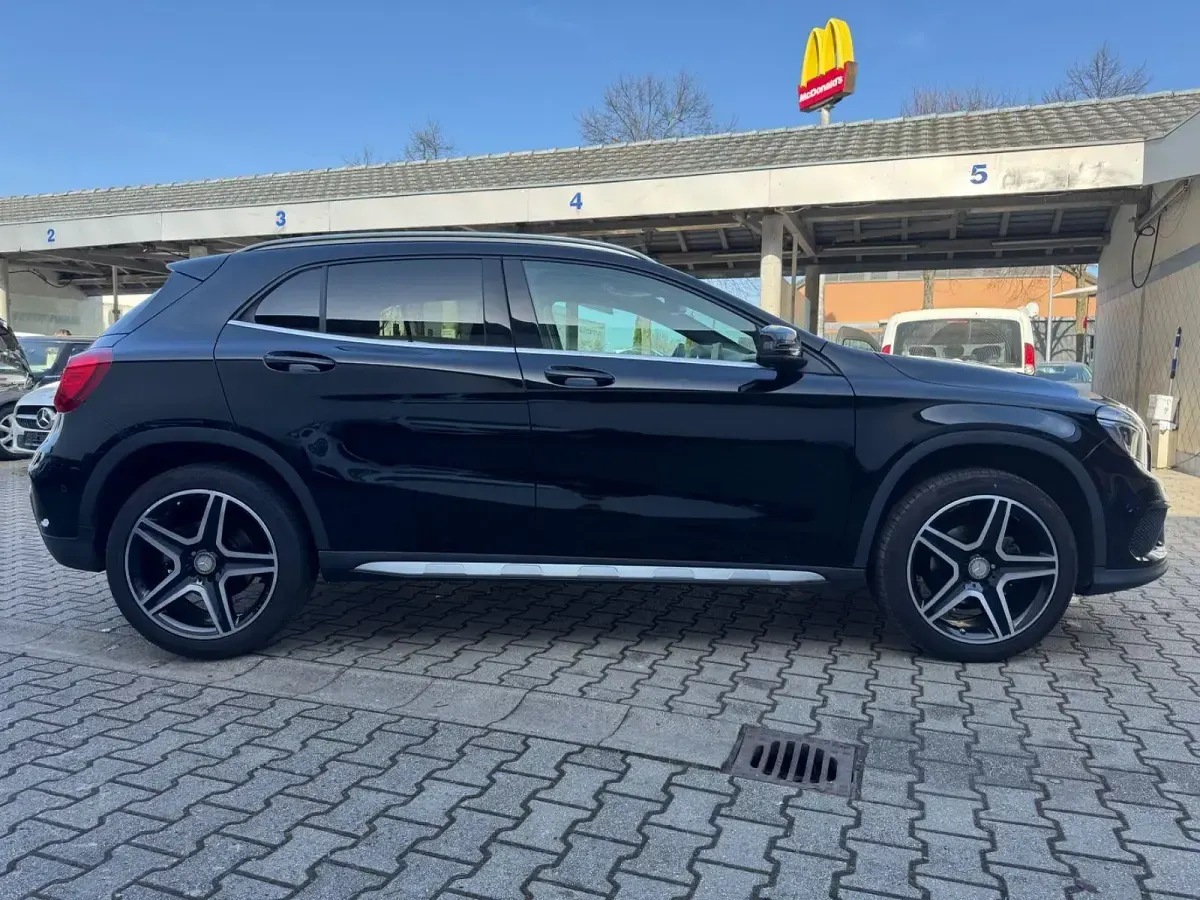 Gebraucht Mercedes GLA200 AMG line 156 PS (114 kW) 2016 Schwarz SUV