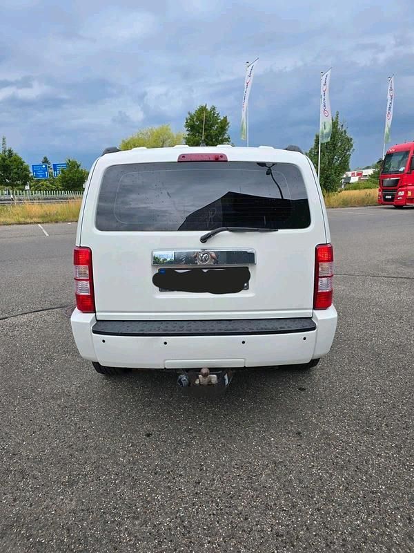 Second-hand Dodge Nitro 174 CP (127 kW) 2008 Alb SUV