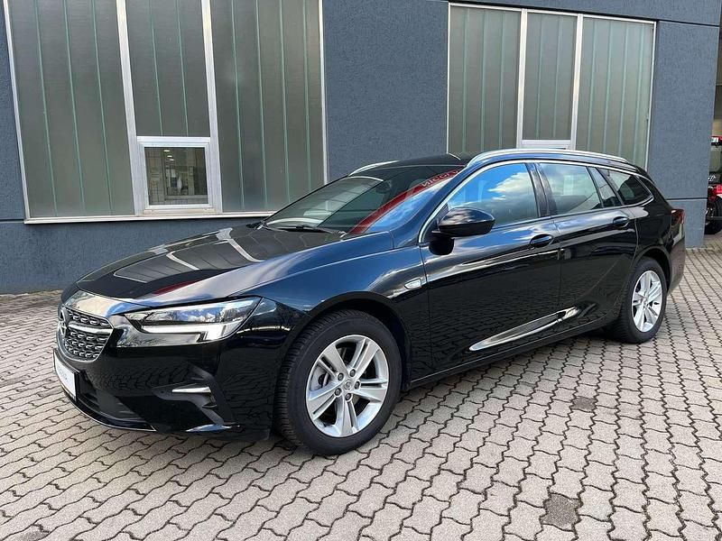 Diamant schwarz/karbon schwarz (metallic) Gebraucht 2021 Opel Insignia Elegance Kombi | 31.790 € - Bild 1/4