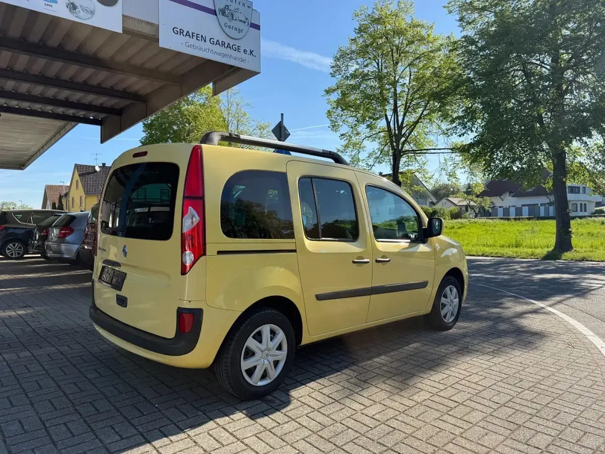 Gebraucht Renault Kangoo Privilege 103 PS (75 kW) 2009 Gelb Van / Kleinbus