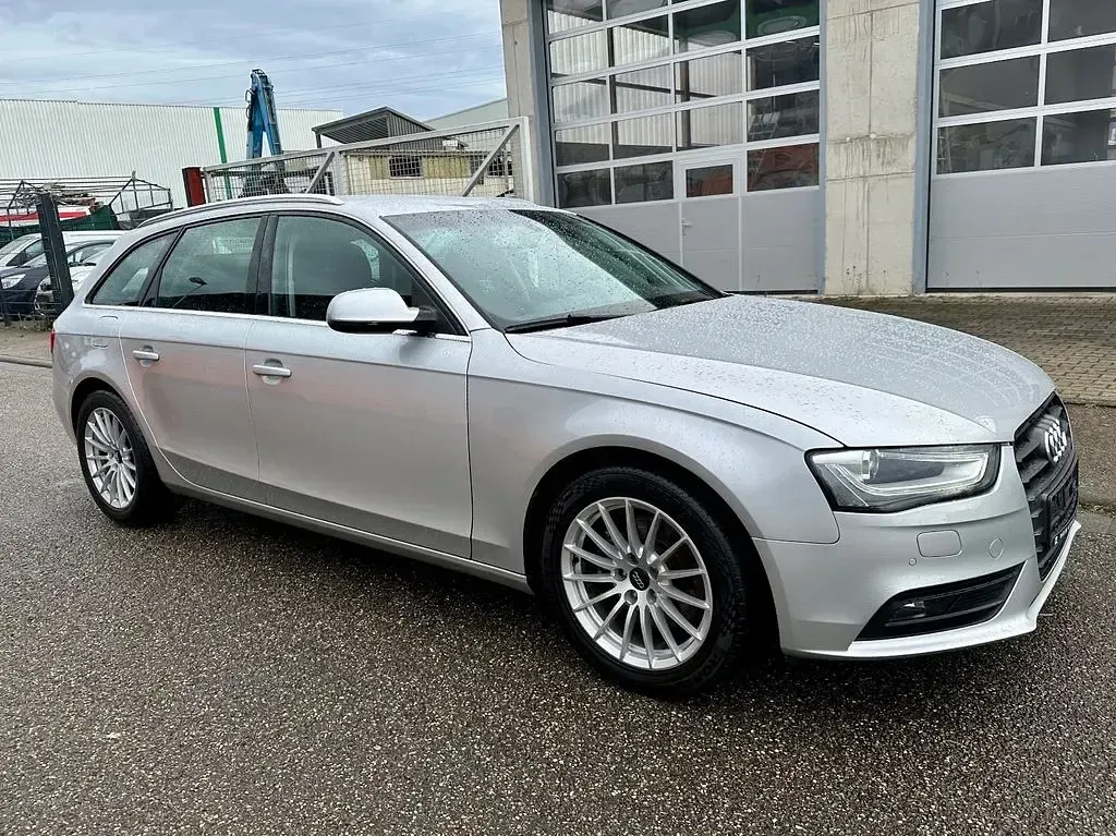 Gebraucht Audi A4 Attraction 163 PS (119 kW) 2013 Silber Kombi