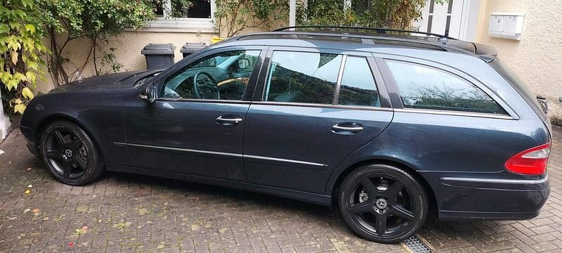 Gebraucht 2007 Mercedes E500 Elegance Kombi | 8.900 € (Teuer) - Bild 1/1