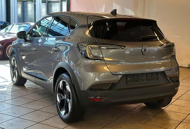 Gebraucht Renault Captur Techno 158 PS (116 kW) 2025 Grau SUV