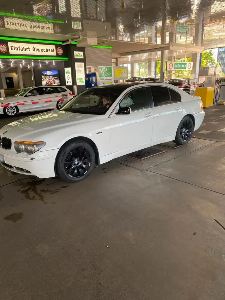 Second-hand BMW 740 258 CP (189 kW) 2004 Alb Berlinǎ