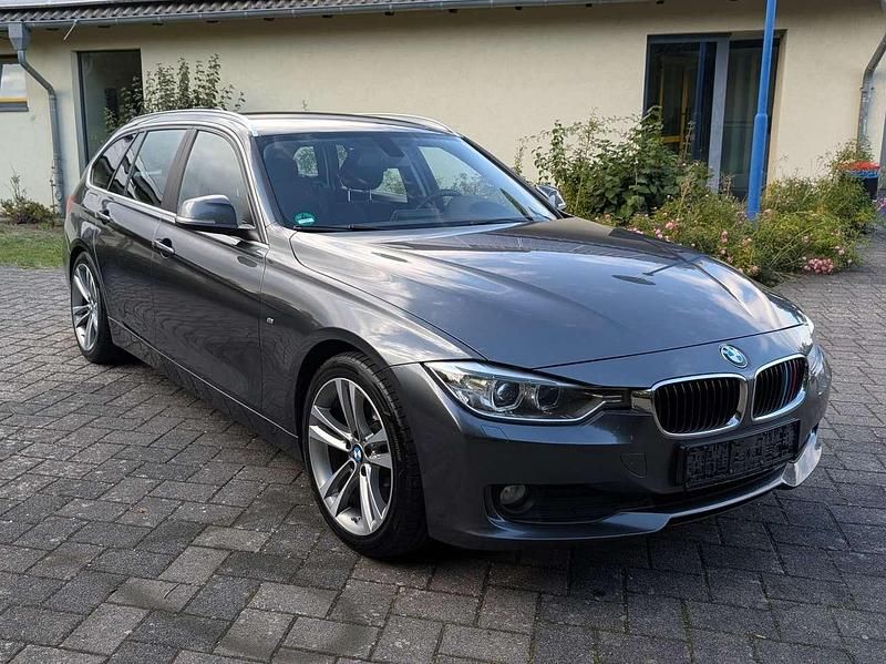 Grau Gebraucht 2014 BMW 318 M Sport Kombi | 10.700 € (Etwas zu teuer) - Bild 1/4