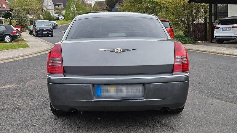 Używany Chrysler 300C 249 KM (183 kW) 2008 Srebrny Sedan/Limuzyna