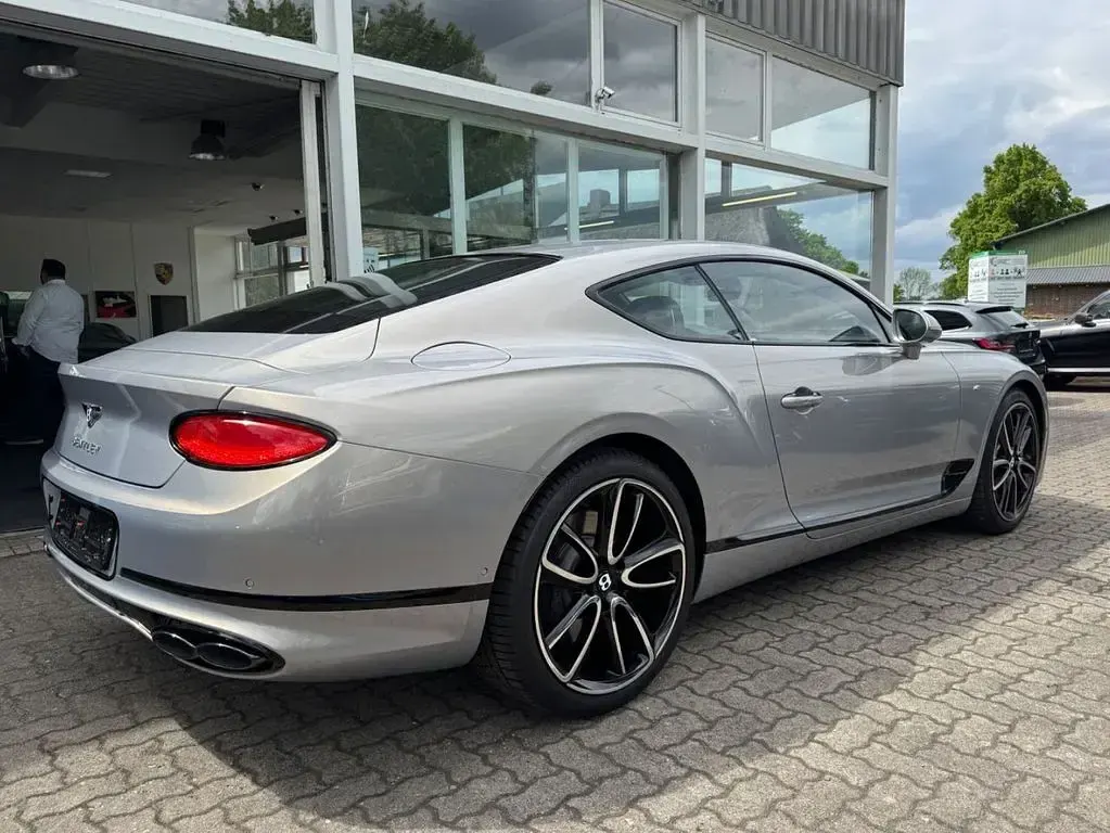 Gebraucht Bentley Continental GT Mulliner 549 PS (403 kW) 2020 Extreme silver Coupé