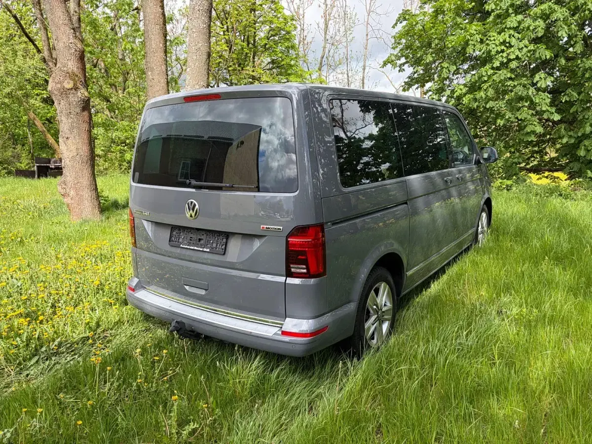Occasion VW Multivan 150 ch (110 kW) 2022 Gris Monospace