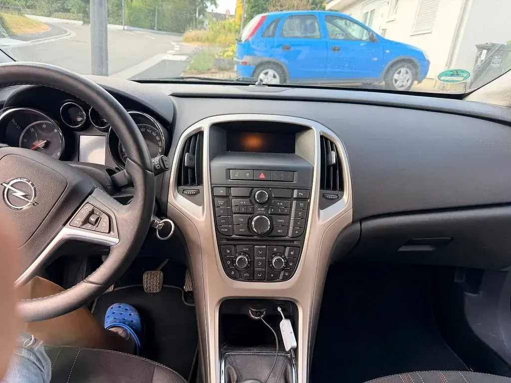 Gebraucht Opel Astra 125 PS (91 kW) 2012 Grau Kombi