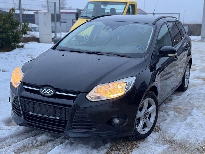 Gebraucht Ford Focus Trend 116 PS (85 kW) 2012 Schwarz Limousine