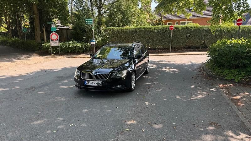 Schwarz Gebraucht 2013 Skoda Superb Elegance Kombi | 7.100 € (Fairer Preis) - Bild 1/4
