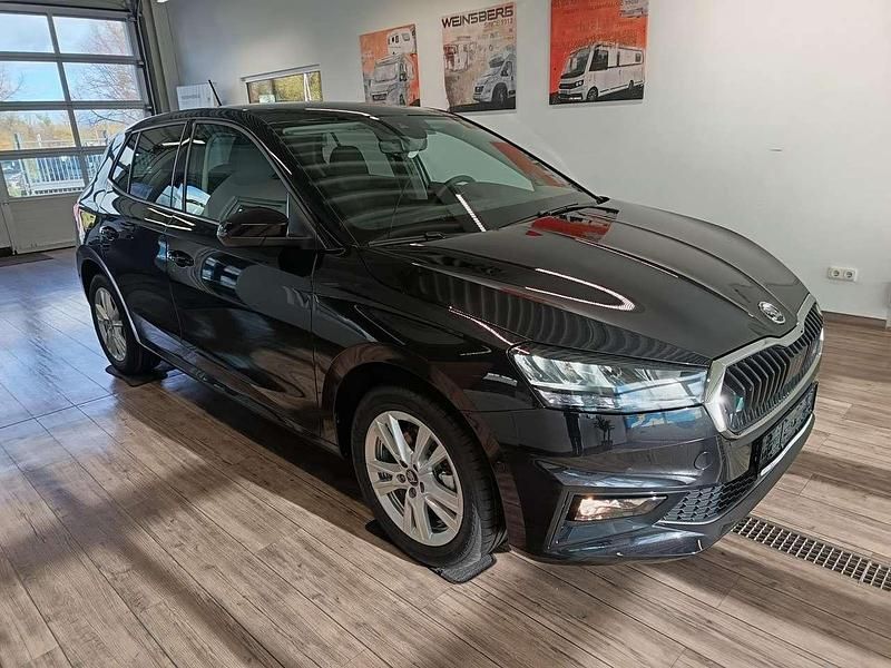 Neu Skoda Fabia 116 PS (85 kW) 2025 Schwarz Limousine