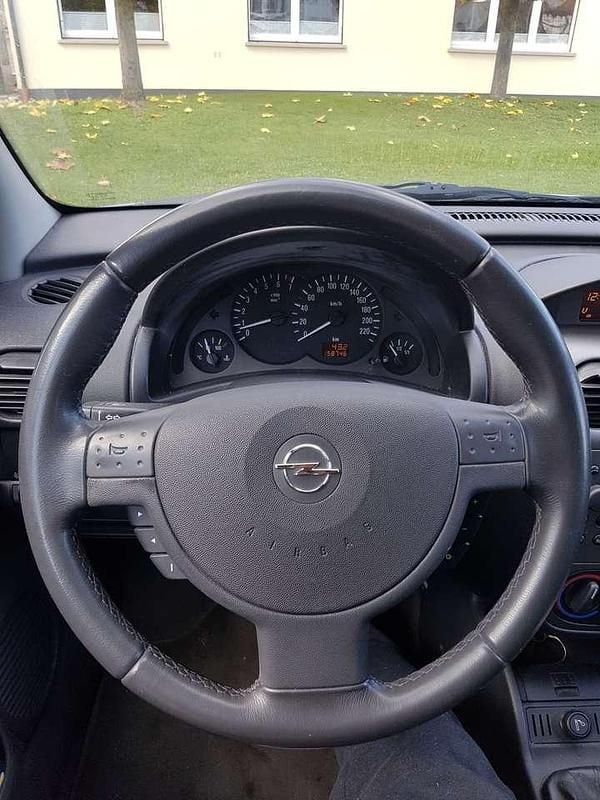 Gebraucht Opel Corsa Sport 75 PS (55 kW) 2004 Silber Limousine