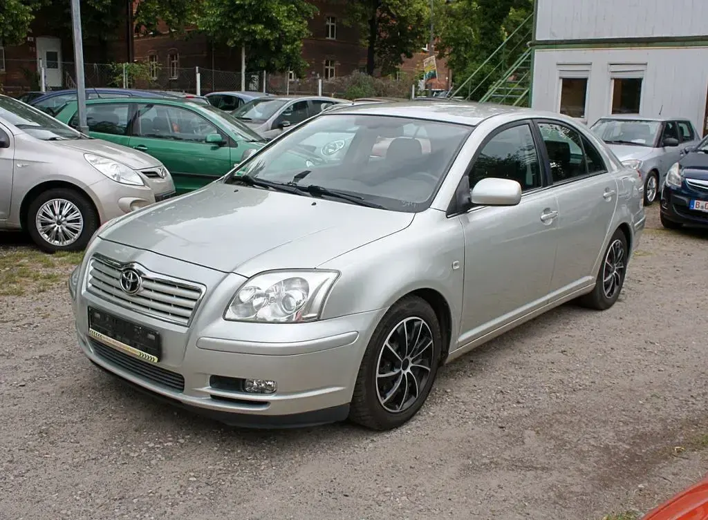 Gebraucht Toyota Avensis 129 PS (94 kW) 2004 Silber Kleinwagen