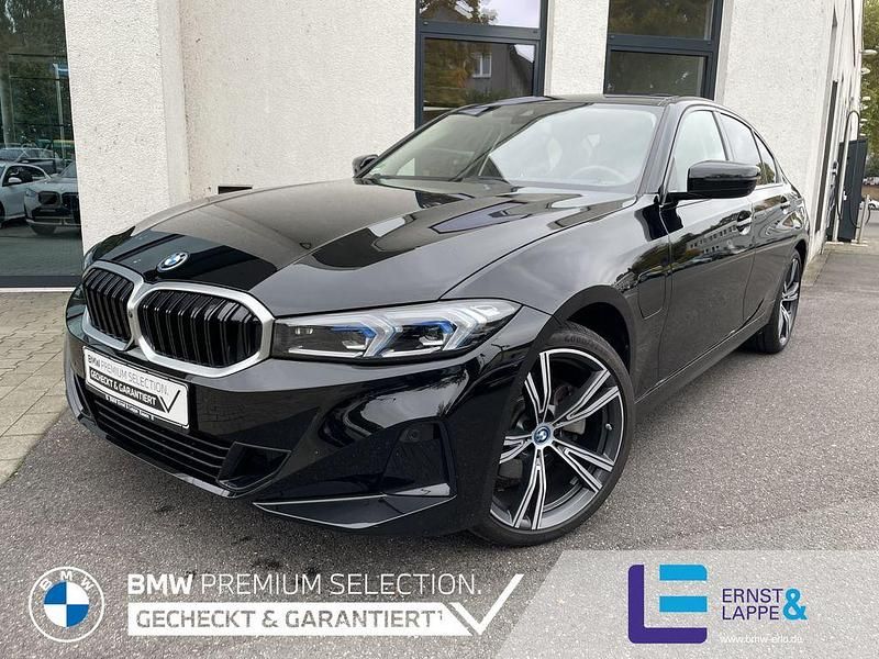 Schwarz uni Gebraucht 2024 BMW 330e Sport Line Limousine | 46.830 € (Teuer) - Bild 1/4