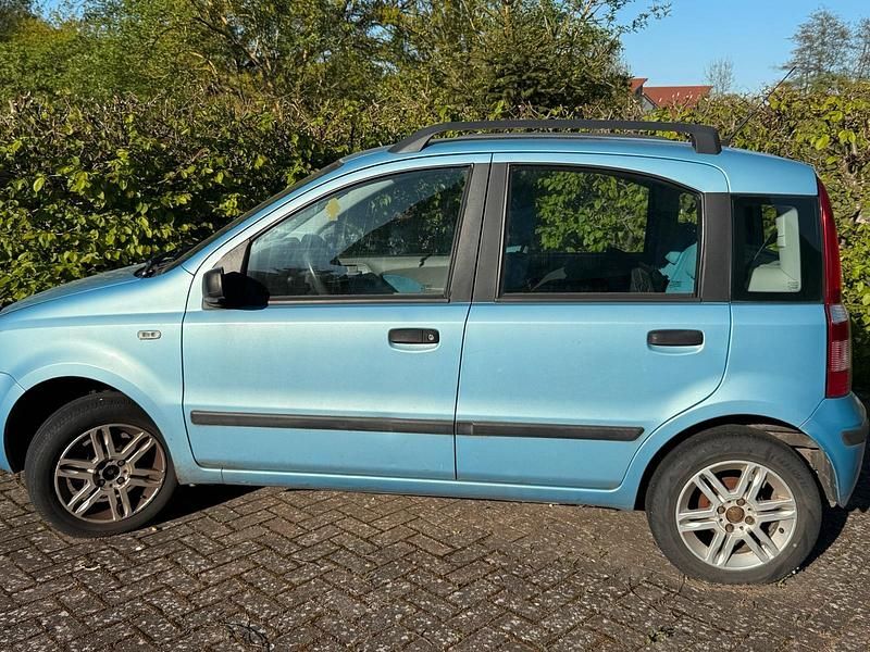 Andere farben Gebraucht 2006 Fiat Panda Kombi | 700 € - Bild 1/4