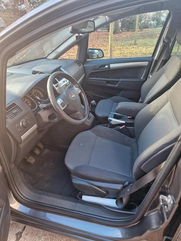 Gebraucht Opel Zafira 140 PS (102 kW) 2009 Grau Van / Kleinbus