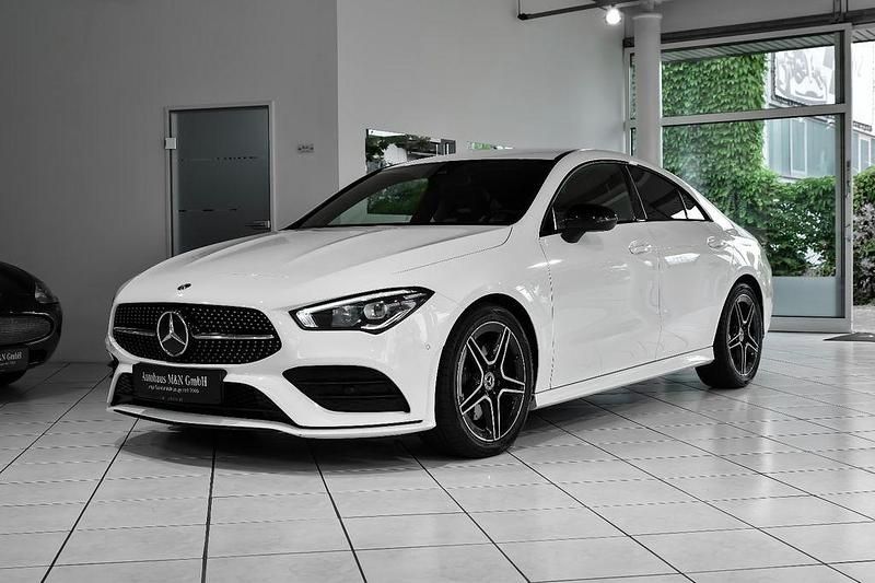 Weiß Gebraucht 2019 Mercedes CLA200 AMG Limousine | 22.900 € (Fairer Preis) - Bild 1/4