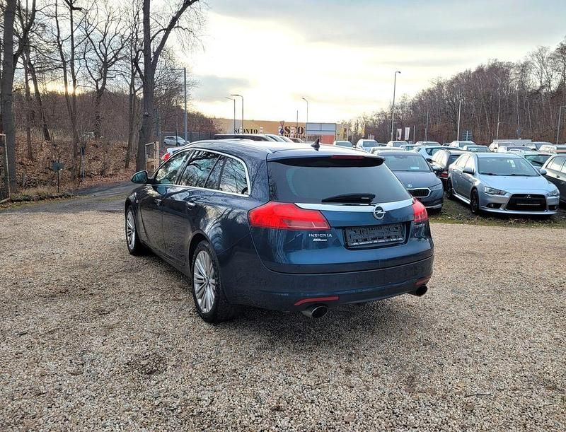 Gebraucht Opel Insignia Innovation 250 PS (183 kW) 2012 Blau Kombi