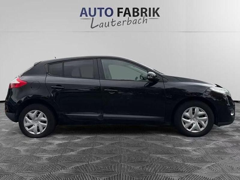Gebraucht Renault Mégane III Expression 116 PS (85 kW) 2013 Schwarz Limousine