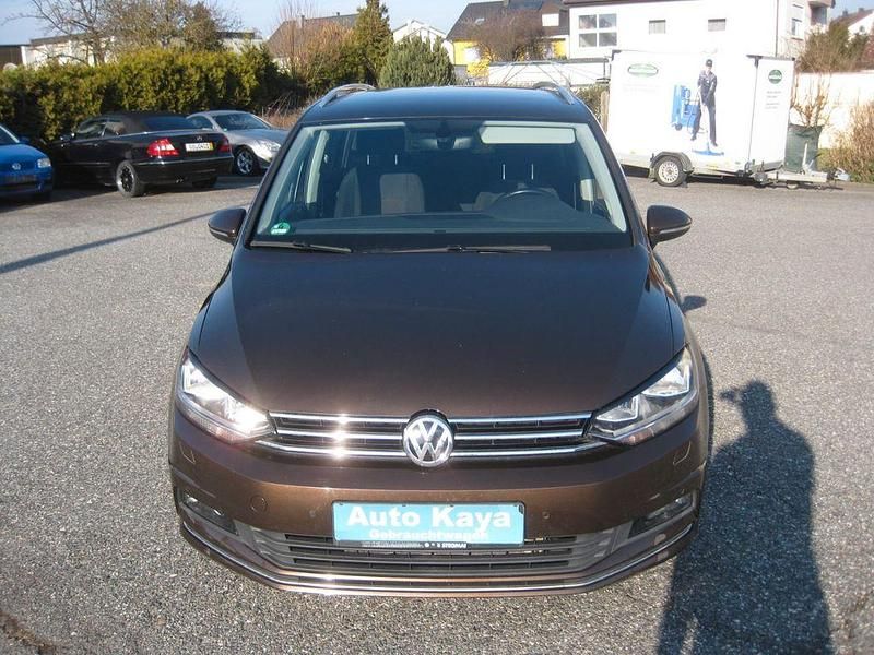 Gebraucht VW Touran Sound 116 PS (85 kW) 2018 Braun Van / Kleinbus