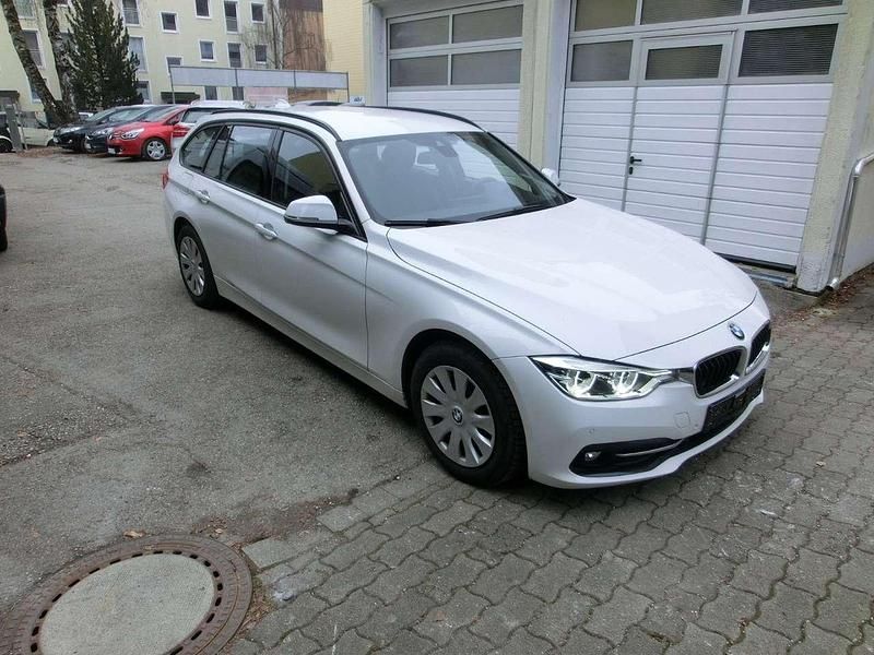 Gebraucht BMW 320 Sport Line 190 PS (139 kW) 2018 Weiß Kombi