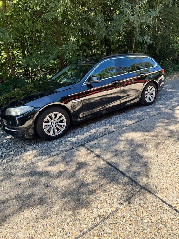 Schwarz Gebraucht 2013 BMW 530 Kombi | 8.499 € (Superpreis) - Bild 1/4