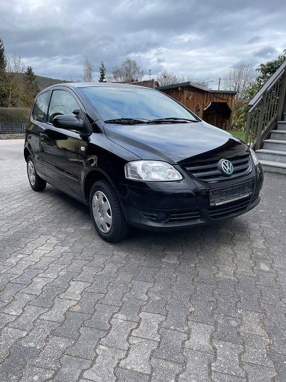 Gebraucht VW Fox 54 PS (39 kW) 2007 Schwarz Kleinwagen
