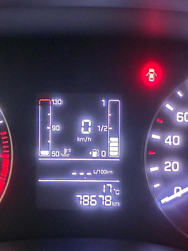 Gebraucht Hyundai i20 75 PS (55 kW) 2016 Weiß Kleinwagen