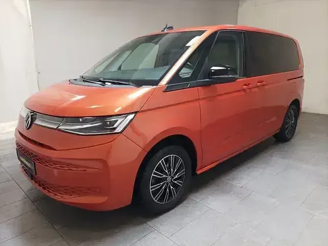 Gebraucht VW Multivan Life 150 PS (110 kW) 2023 Orange Van / Kleinbus