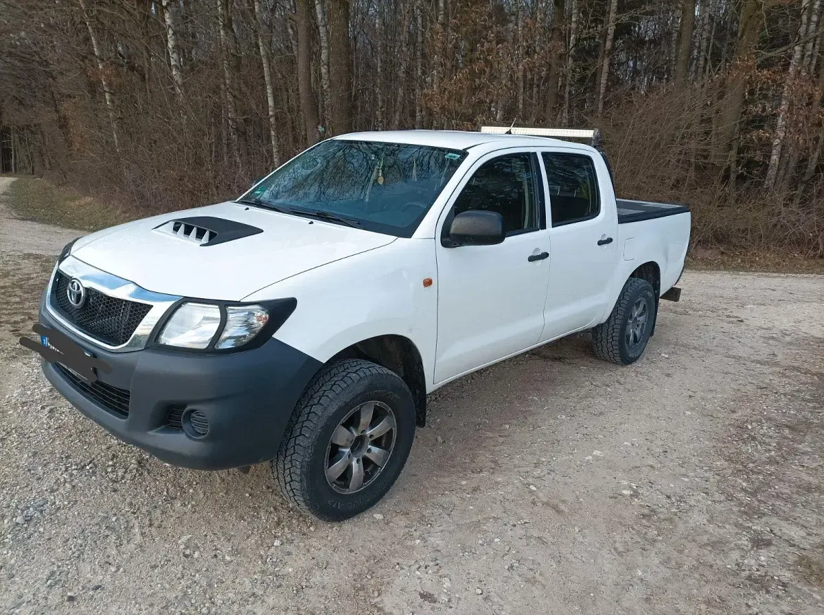 Gebraucht Toyota HiLux 150 PS (110 kW) 2012 Weiß Pickup