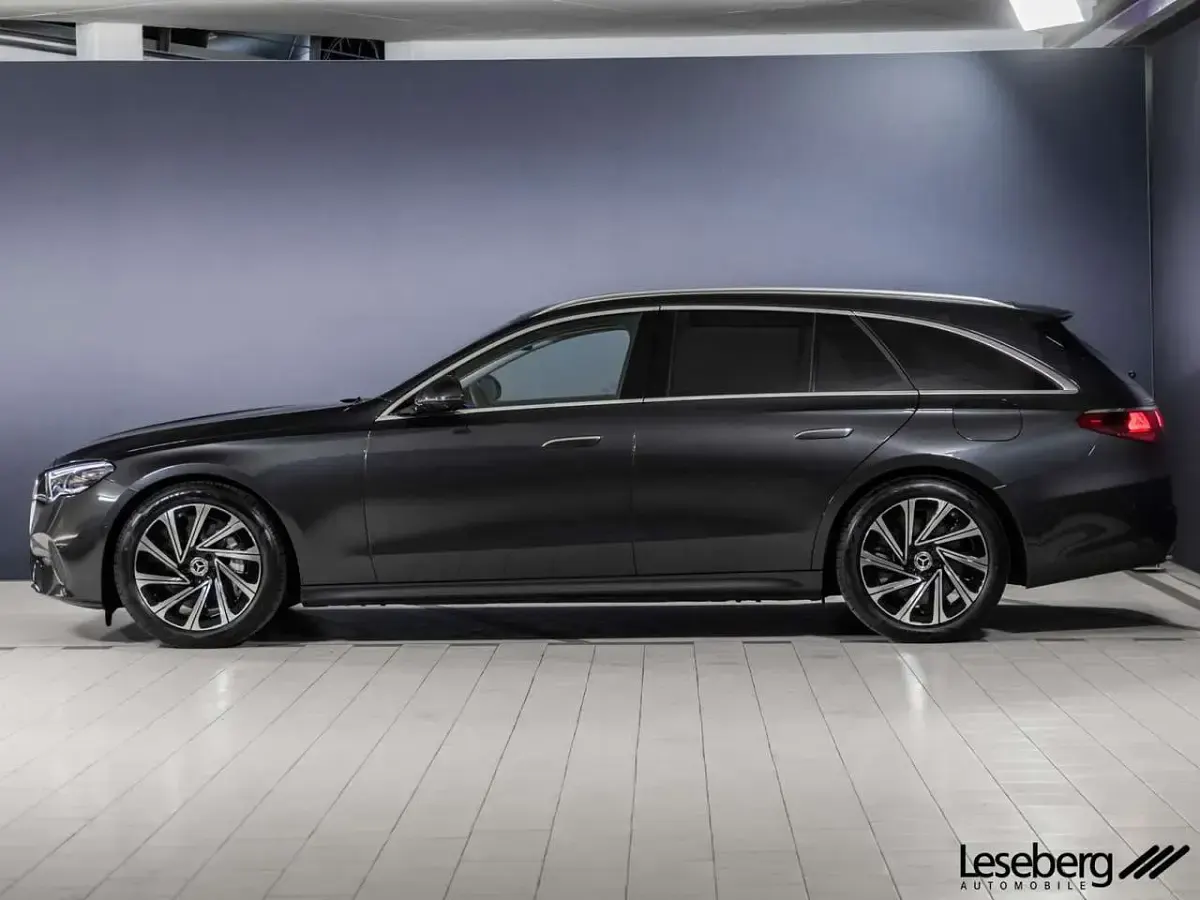 Gebraucht Mercedes E300 Avantgarde 313 PS (230 kW) 2025 Graphitgrau Kombi