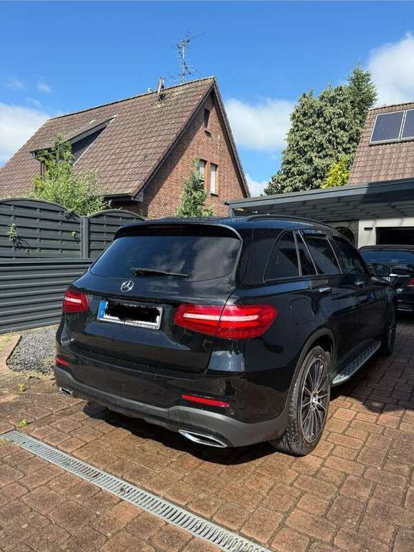 Gebraucht 2018 Mercedes GLC220 AMG line SUV | 29.900 € (Teuer) - Bild 1/4