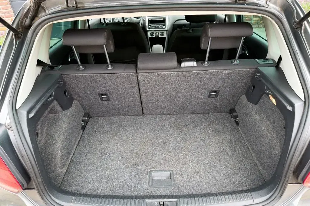 Gebraucht VW Polo Comfortline 90 PS (66 kW) 2014 Grau Limousine