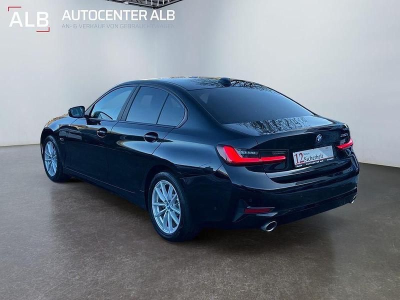 Gebraucht BMW 320e Advantage 163 PS (119 kW) 2021 Schwarz Limousine