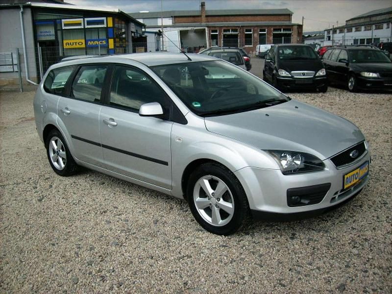 Polarsilber Gebraucht 2006 Ford Focus Sport Kombi | 999 € (Superpreis) - Bild 1/4