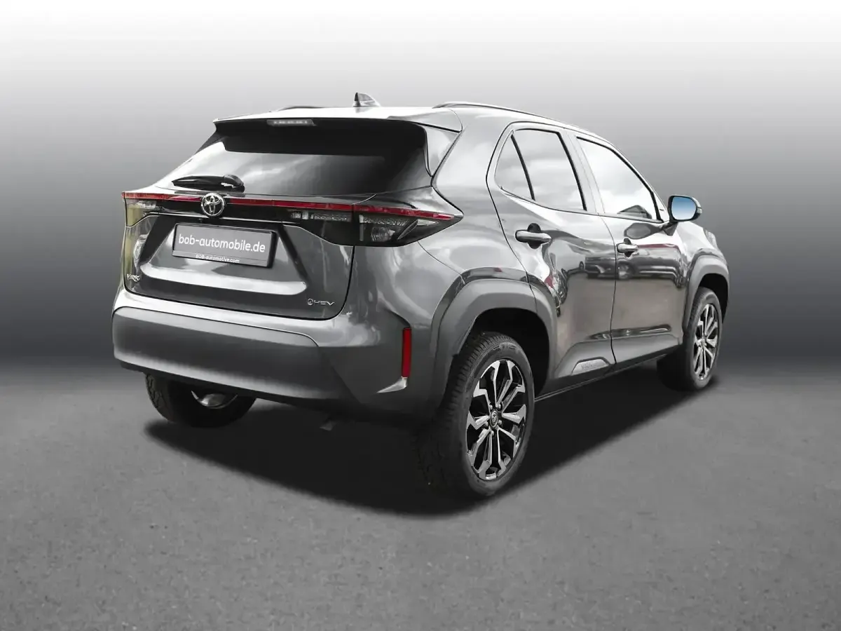 Gebraucht Toyota Yaris Plus 130 PS (95 kW) 2025 Grau Kleinwagen
