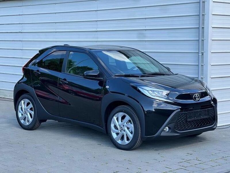 Schwarz Neu 2025 Toyota Aygo Active Kleinwagen | 18.549 € - Bild 1/1
