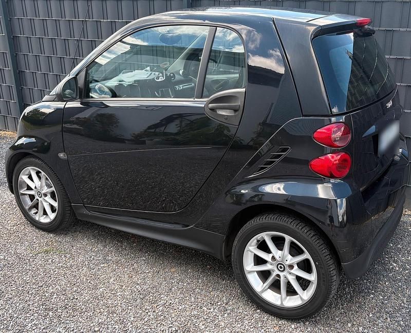 Gebraucht Smart ForTwo Coupé 61 PS (44 kW) 2012 Schwarz Coupé