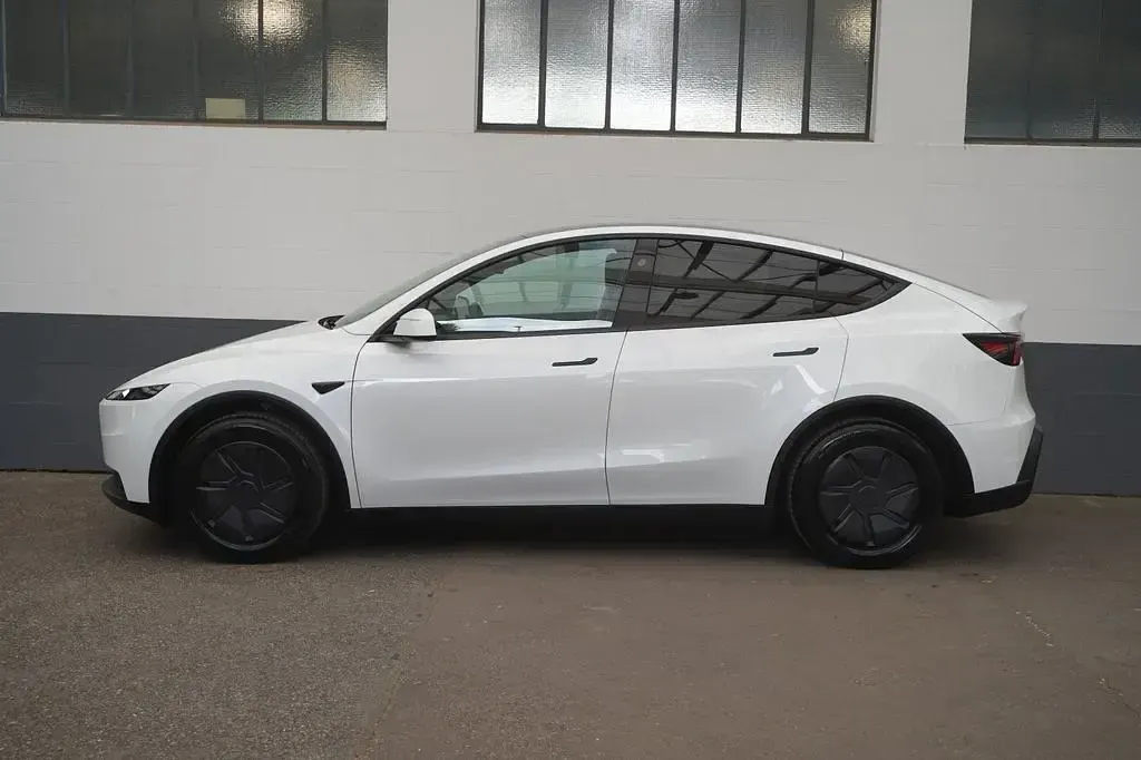 Neu Tesla Model Y 219 kW (299 PS) 2026 Weiß SUV